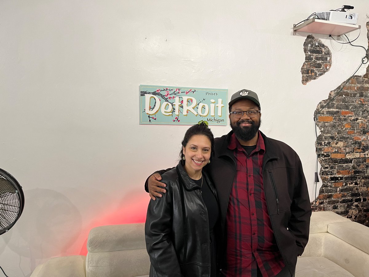 Rebecca____G's tweet photo. My #ITSPOP exhibition has come to a close… Truly one of the best weeks ever! I have the best friends, supporters, community. #buyart #supportlivingartists @vladiamore_ @DaveAhearn @kathylefchick @DJ_RBJ https://t.co/ERuMAhU6Wq