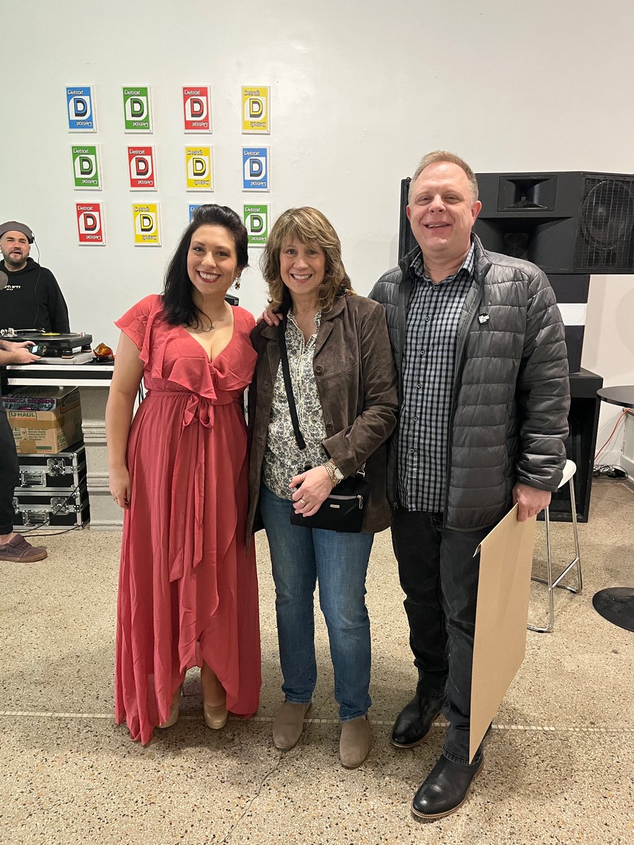 Rebecca____G's tweet photo. My #ITSPOP exhibition has come to a close… Truly one of the best weeks ever! I have the best friends, supporters, community. #buyart #supportlivingartists @vladiamore_ @DaveAhearn @kathylefchick @DJ_RBJ https://t.co/ERuMAhU6Wq