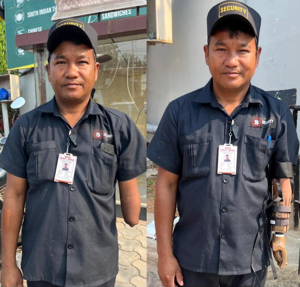 rtnmohan's tweet photo. This person lost his hand during Kargil war and now works as a Security Guard in Hyderabad,India.He is provided a free below elbow mechanical LN-4 Prosthetic Hand.We do hope he can lead a better quality of life.
#JaiHind 
#IndiasalutesKargilHeroes https://t.co/FtuYbAPobl