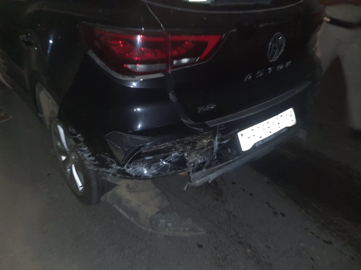 SaurabhShubhi's tweet photo. @MGMotorIn
@rajeev_chaba
@nitin_gadkari ji
@MgAstor

MG Team,

I meet with a accident on highway truck hit my car directly frm frnt &amp; major part of my car got damaged.

Fortunately nothing happn to me but after the front collide Air bag not come out which is major safety issue. https://t.co/KYxq10aGiz