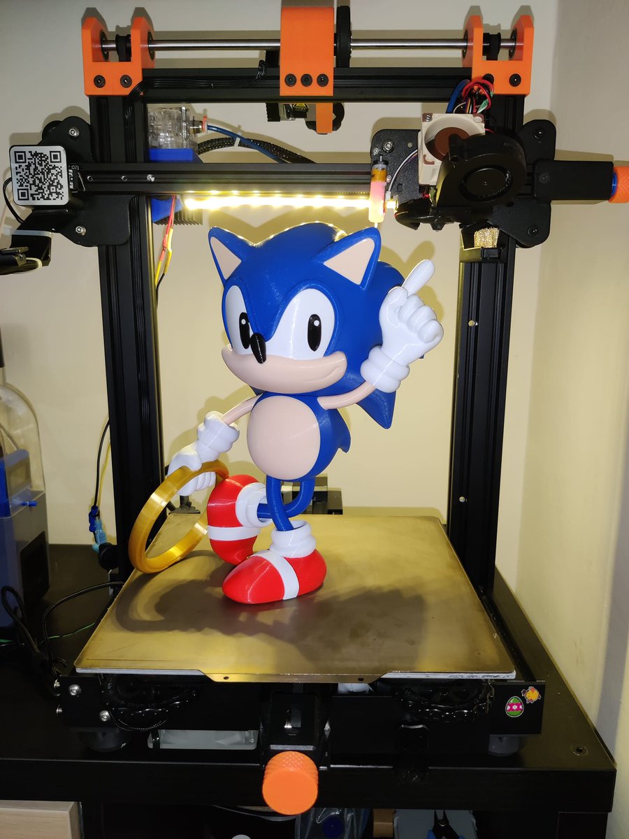 Sonic the Hedgehog printed by Miklos Peto “Printed on a modified Ender3 v2 with Klipper @120mm/s and 2500 acceleration” Even the light on the 'stage' is perfect!🌟☝️ #3dprinting #3dprint #3DModel #3dart #fdm #creality #ender #sonicthehedgehog