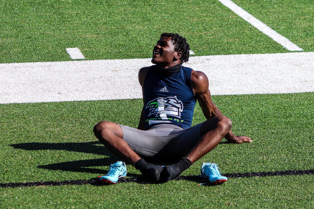 samarimccord_'s tweet photo. 11.02 100m PR, Back in the lab for sectionals @SprintCoachMir @titans_recruit @Disco_TFXC https://t.co/QEycqpwHtH