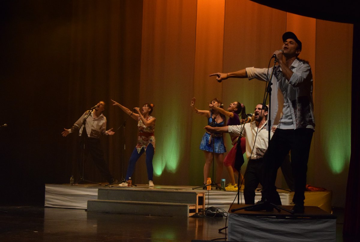 #Real2023 
🎊🎊🎊🎊🎊
La Comedia Cordobesa con la opereta cuartetera "Eran 5 hermanos y Ella no era muy santa" volvió a llenar las plateas y todos los niveles en Sala Carlos Gimenez del Teatro Real .

<a href="/AgCbaCultura/">Cultura CBA</a>