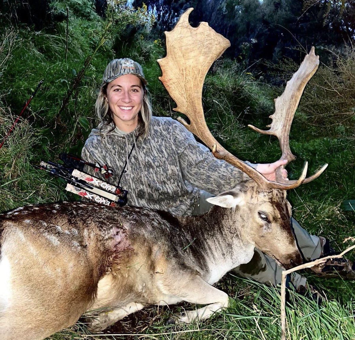 Congrats <a href="/SydnieWells/">Sydnie Wells</a> on the stud Fallow!  #pse #psebows #fallowdeer <a href="/eastmans/">Eastmans' Hunting</a>