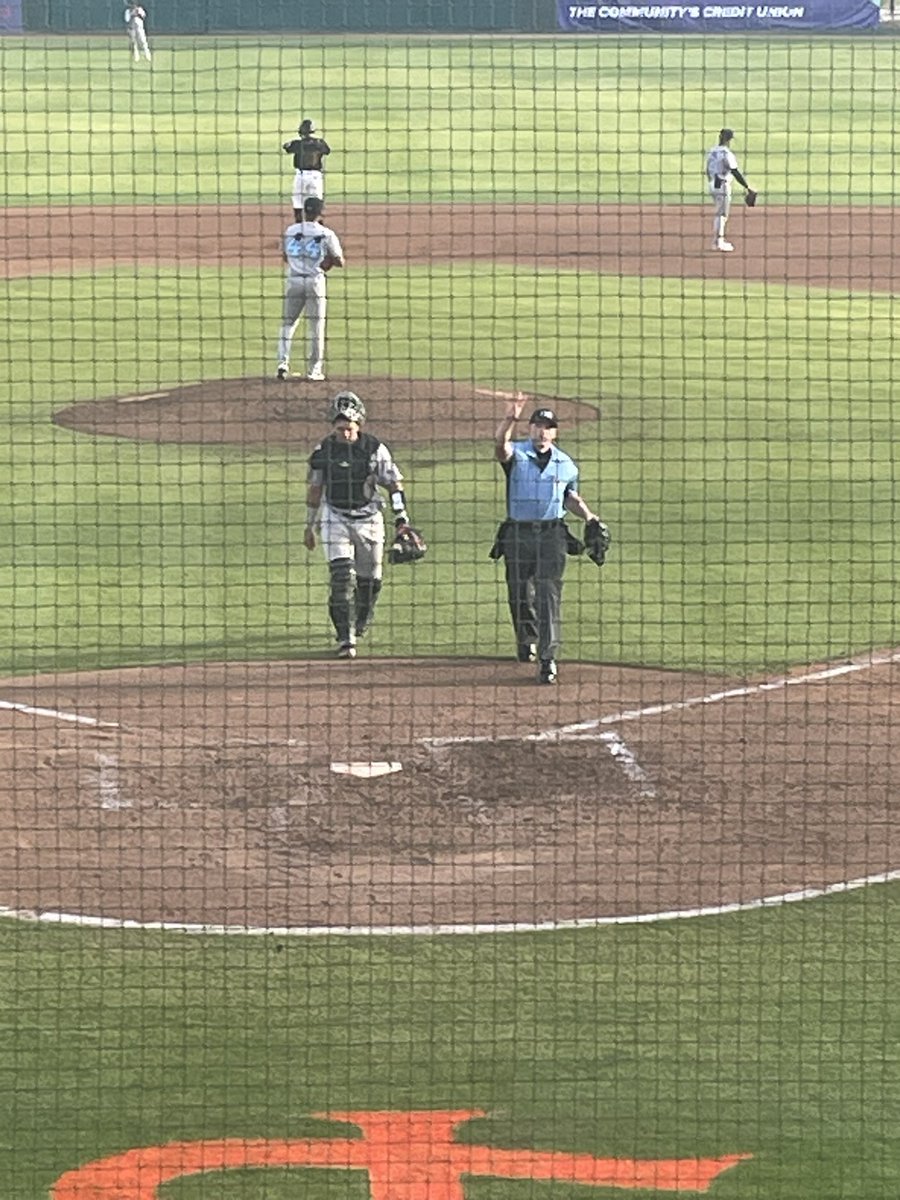 KingcougarMike's tweet photo. Pro ⚾️9️⃣2️⃣7️⃣7️⃣ @eddiesofficials @gilligan80 @johnnysfgiants @JohnnyKamen @rstones199 @QuarterRico @_RF30 @Sports_JoeG @megminard @Always_Yangry @AndrewPollner @irish_starfish @OrioleRich MiLB 5 #CAleague #66ers #Giants 12-6 low 4 #SanJose w @royaltytoursusa https://t.co/d8EOXNVMc7