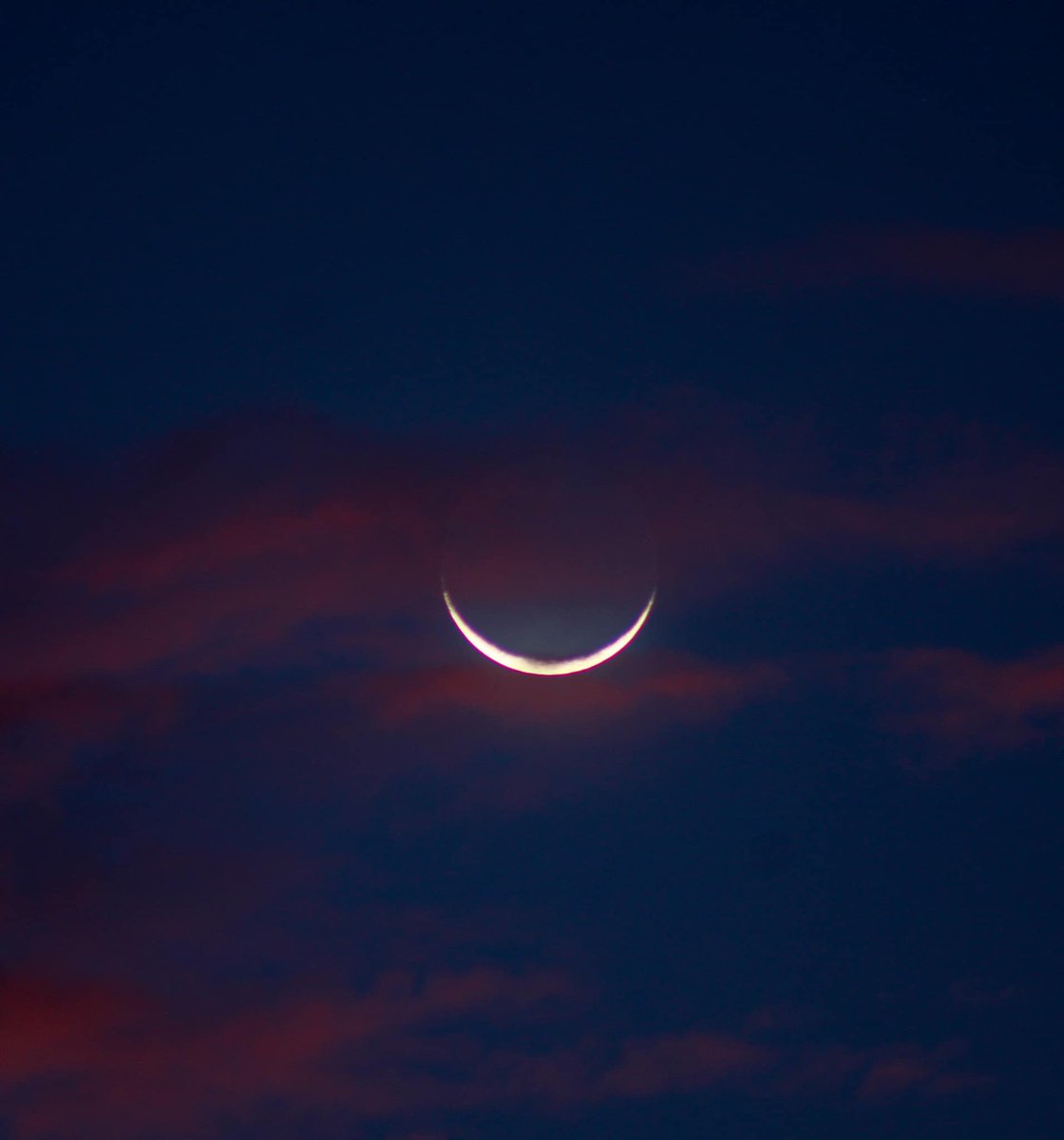 PhilippineStar's tweet photo. Cruel summer with you 💗💙🎶

The crescent moon and the cotton candy skies graced Naga City, Camarines Sur last Saturday. (Photos by Philip Darilay) https://t.co/cO6Kamc3cG