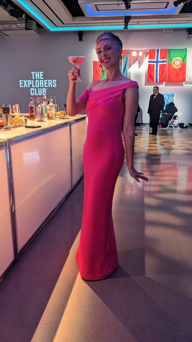 marsninja's tweet image. The bartender made me a drink to match my outfit @ExplorersClub #ECAD