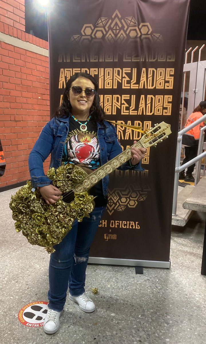 Florecitatercio's tweet photo. Y dice.... Gracias mil @Radioacktiva_ #GraciasAtercio  y mis amados, amados, amadisimos @aterciopelados solo fueron 28 años... 🥰 https://t.co/DNKs9T0MkC
