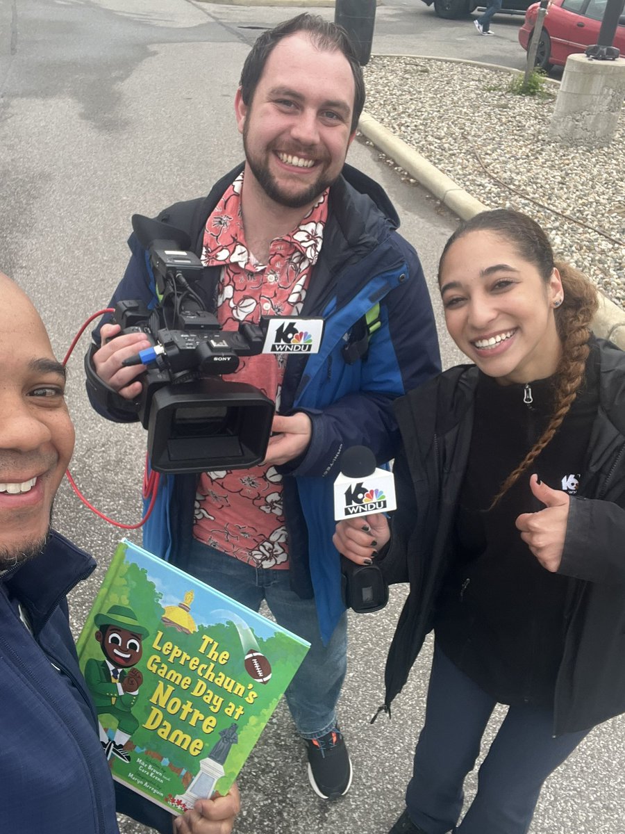 blklep1's tweet photo. Good times @SAlbertWndu and Tyler! Thanks for a fun interview to kickoff a fantastic Blue-Gold Game Saturday. 
#LepGameDay 📚☘️🏈 @NDFootball https://t.co/BUjQs9aijE