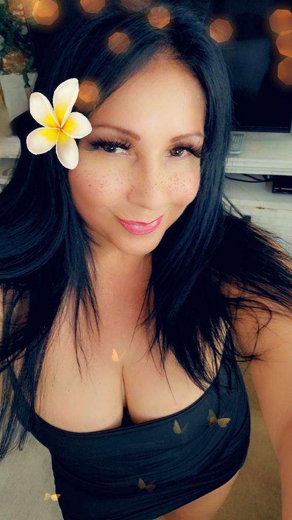dvel86's tweet image. I'll decided to go out with this filter tonight! 🌼❤