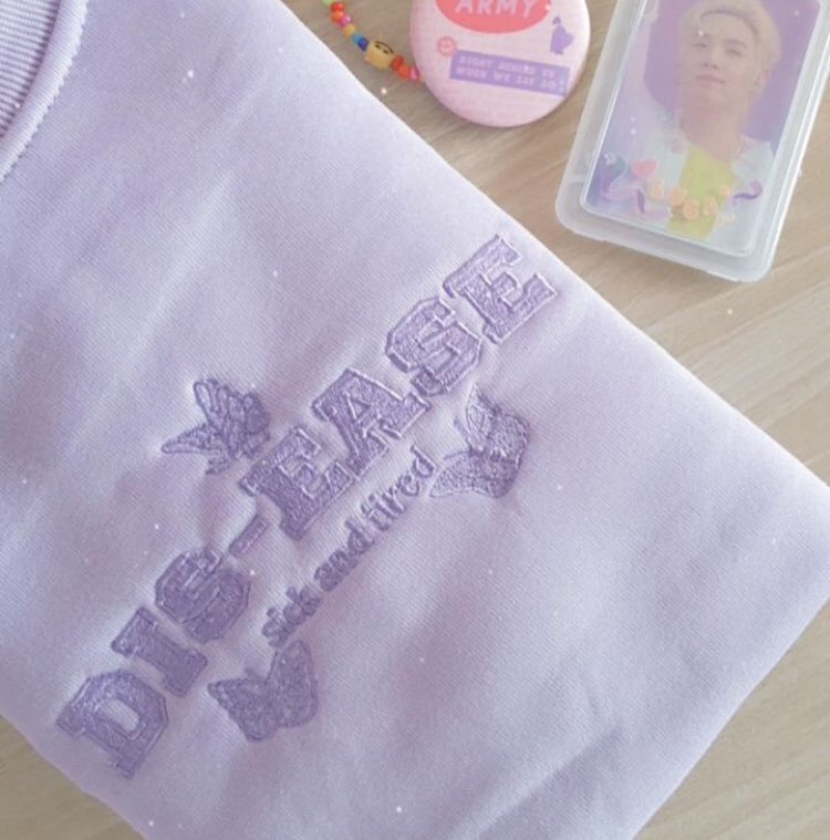 piedpaperph_'s tweet photo. available! 🪄 mauna tong maprocess kesa sa batch ng May1 ~

— with you &amp; disease sweatshirt
• khaki: m-xxl
• lilac: m-xl

🛒 330 each (old price is 350)
📅 DOP: April 26
🫶🏻 DM to order!

RTs are appreciated 💜 https://t.co/Me4i0WtslS