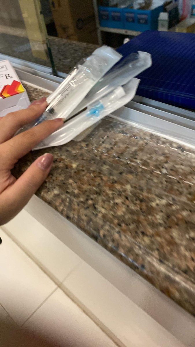 hoonieroon's tweet photo. Pls, If im late at responding. I'm confined at hospital. Im sorry guys, will try to refund the items later on once na madischarge. sorry po.. https://t.co/fWYokg1cYs