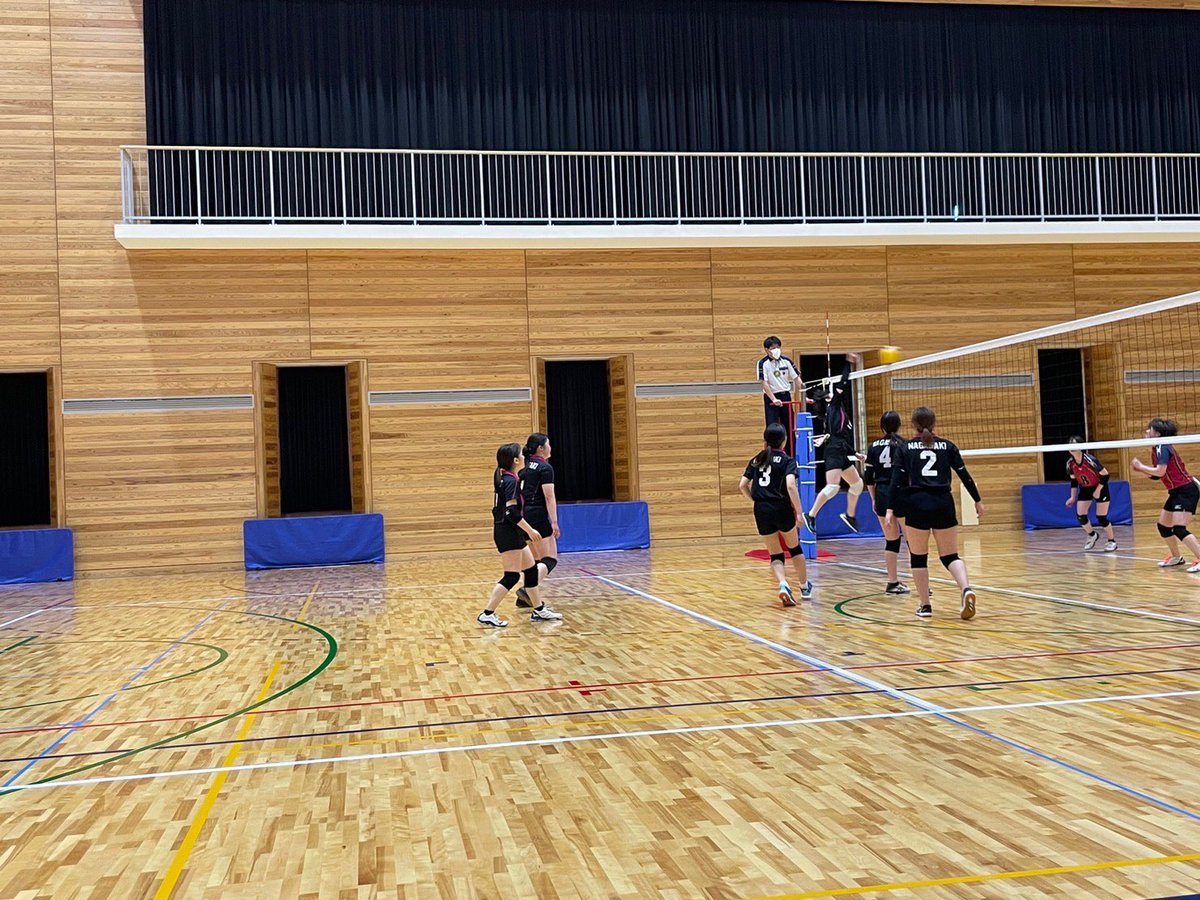 numgvc's tweet photo. 決勝トーナメント１回戦🏐

第一試合　vs 大分大学
1セット目　25-21
2セット目　25-21
2-0で勝ちました！

次は、第3試合熊本大学さんまたは宮崎大学さんの勝者と対戦します。

応援よろしくお願いします！ https://t.co/UpJET6Rn62