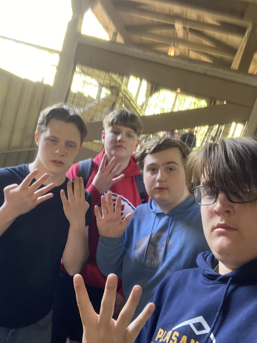 Jksmill's tweet photo. 4:30 check in… fun times at Silver Dollar City…. https://t.co/HJBEYszODs