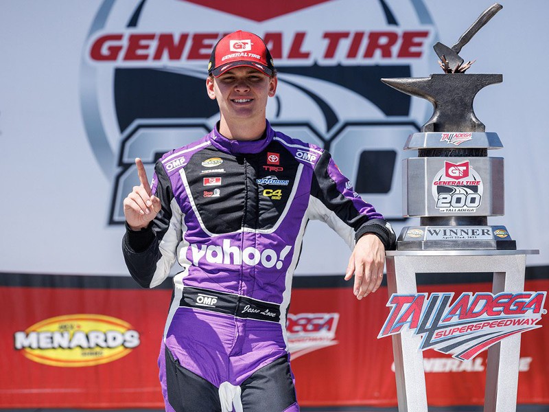 RacingProMedia's tweet photo. Jesse Love earns huge superspeedway win; Venturini Motorsports reigns supreme once again at Talladega
#JesseLove #GusDean #BretHolmes #GeneralTire200 #ARCA #Menards #Talladega #Alabama #TalladegaSuperspeedway #Racing #Winner #VenturiniMotorsports #Toyota #Yahoo @YahooSports
https://t.co/LurURn96xQ