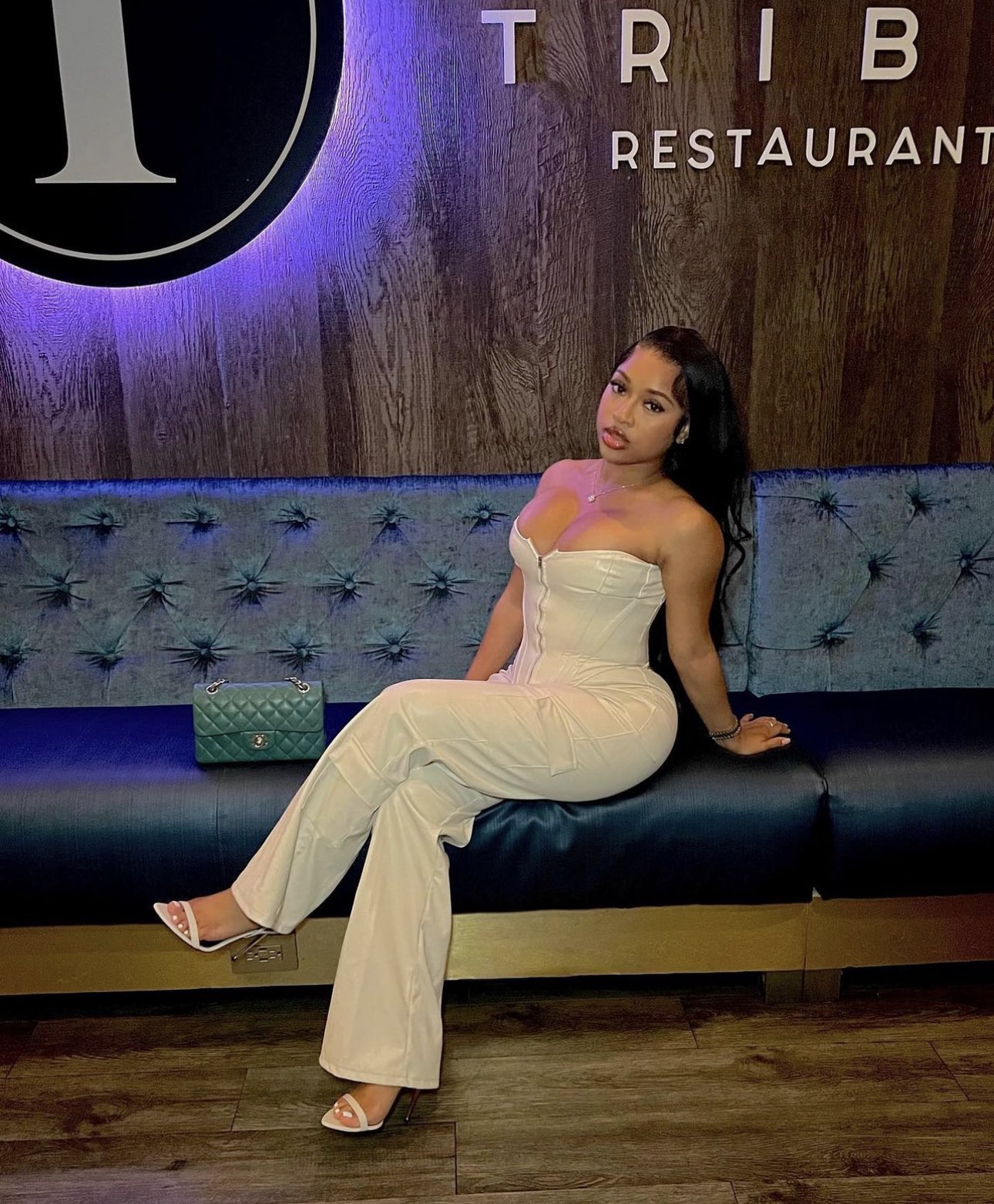 India Royale on Twitter: "Pretty & sadity. 🤍 https://t.co/VV9dsrNN7A