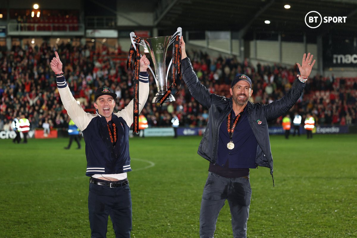 premier_py's tweet photo. Ryan Reynolds y Rob McElhenney desde que compraron Wrexham🏴󠁧󠁢󠁷󠁬󠁳󠁿:
🏆Campeones de National League
🔺Ascenso a EFL, tras 15 años
✅Record de puntos
📺Produjeron una serie de TV
💰Acuerdo con TikTok
🎮Aparecieron en FIFA

!Modo Carrera en FIFA de los nuevos dueños!. LOCURA. 👏🏼 https://t.co/10J06rsgDI