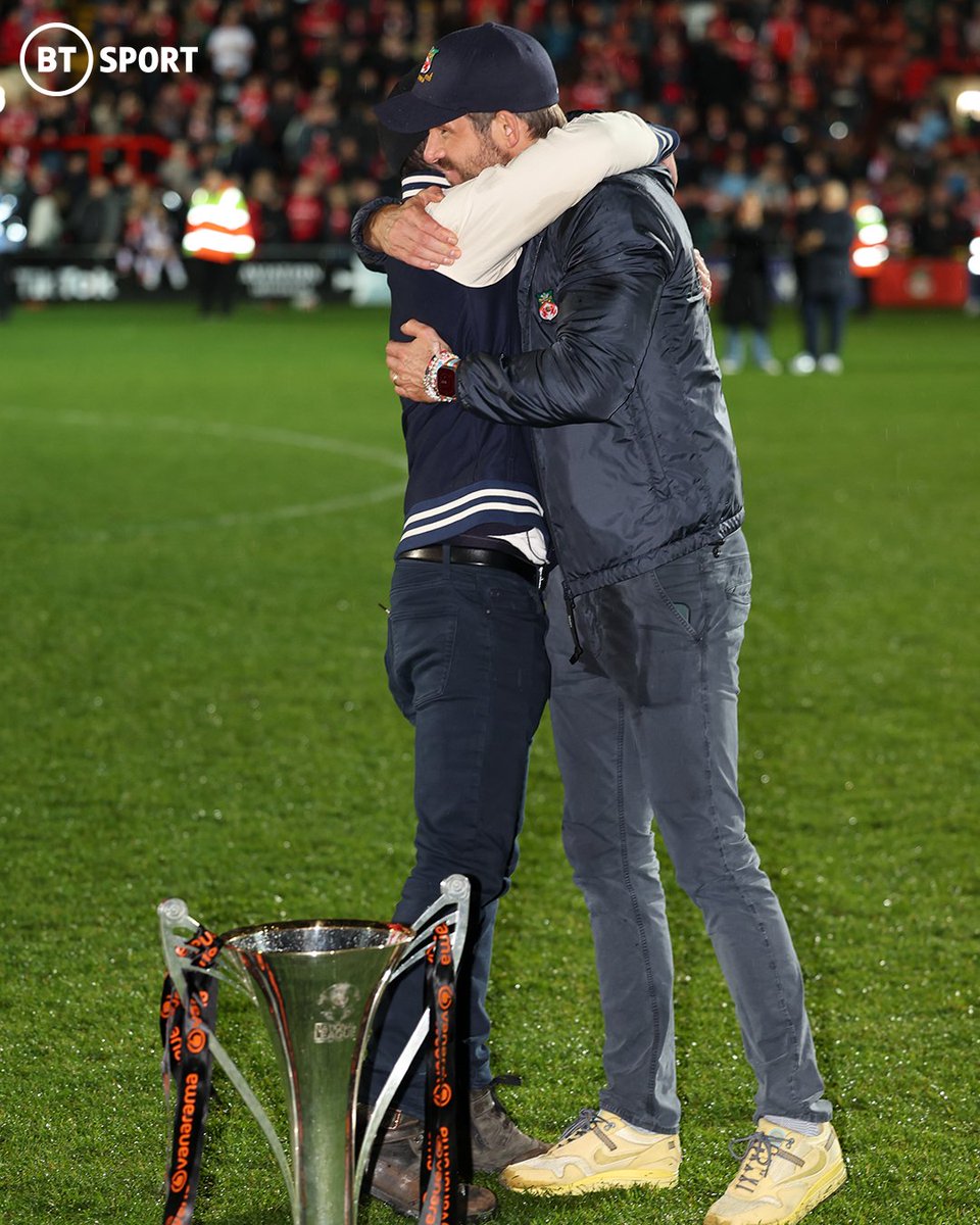premier_py's tweet photo. Ryan Reynolds y Rob McElhenney desde que compraron Wrexham🏴󠁧󠁢󠁷󠁬󠁳󠁿:
🏆Campeones de National League
🔺Ascenso a EFL, tras 15 años
✅Record de puntos
📺Produjeron una serie de TV
💰Acuerdo con TikTok
🎮Aparecieron en FIFA

!Modo Carrera en FIFA de los nuevos dueños!. LOCURA. 👏🏼 https://t.co/10J06rsgDI