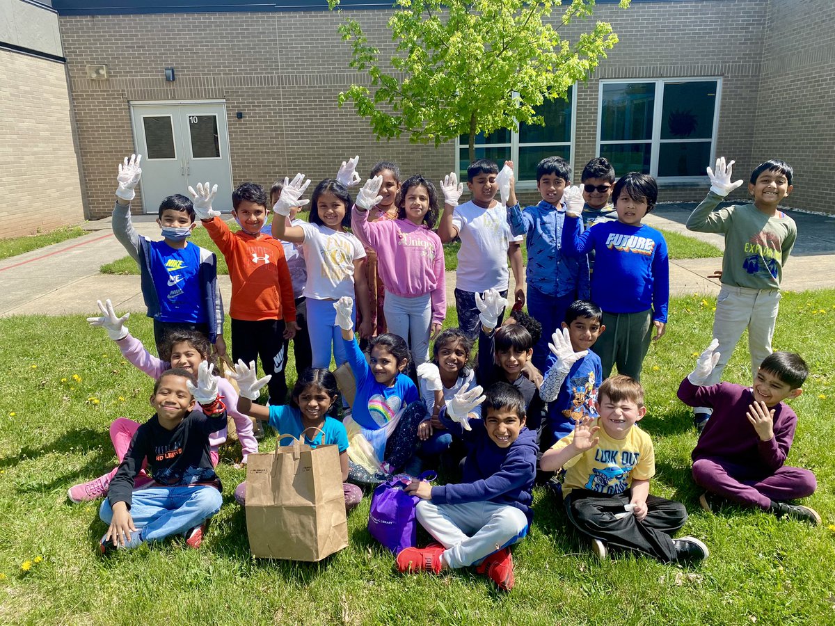 Happy Earth 🌍 Day! You won’t see any trash around our school! #shinebrightedison #jmproud
