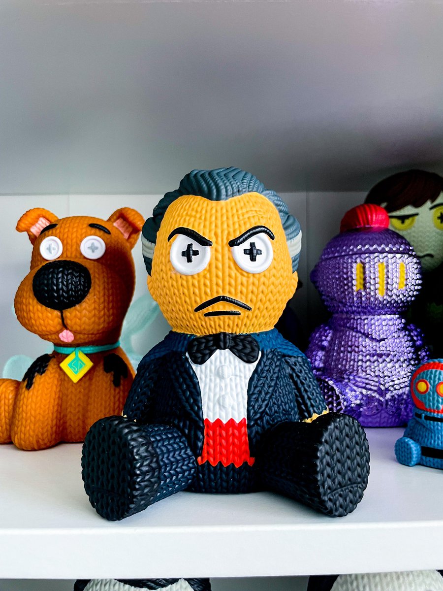 thepopfoxx's tweet image. This Vincent Van Ghoul is 🔥 Welcome to the Scooby shelf my gorgeous warlock! 
#ScoobyDoo 
#handmadebyrobots