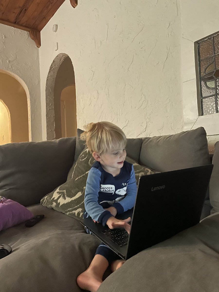 harper617's tweet photo. TK working crazy late hours on the weekend https://t.co/23d9ggCTKf