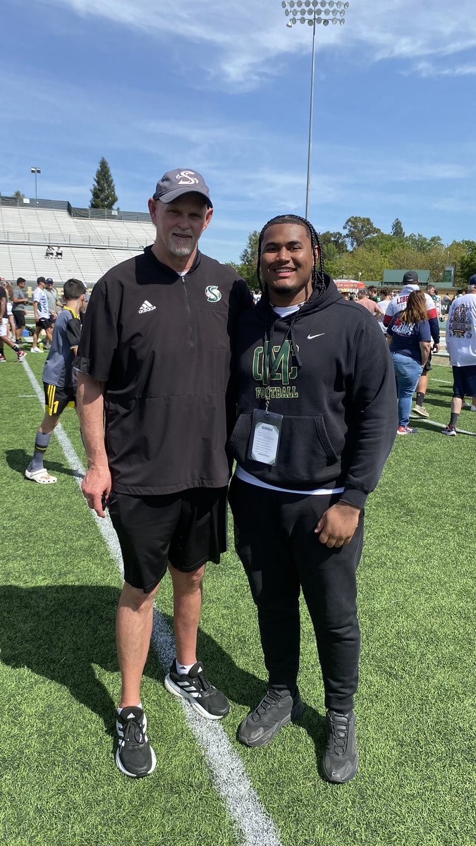 mwhite2024_'s tweet photo. I had a great time at the @SacHornetsFB Junior Day !! I got to meet the coaching staff and to see what it takes to play at the next level and got to see the beautiful campus. Thank you for the hospitality @CoachAJCoop @coachkmr @CoachAThompson 🙏🏾🙏🏾 @andrewplacidoo @MoreauFootball https://t.co/IjawxtZxV8