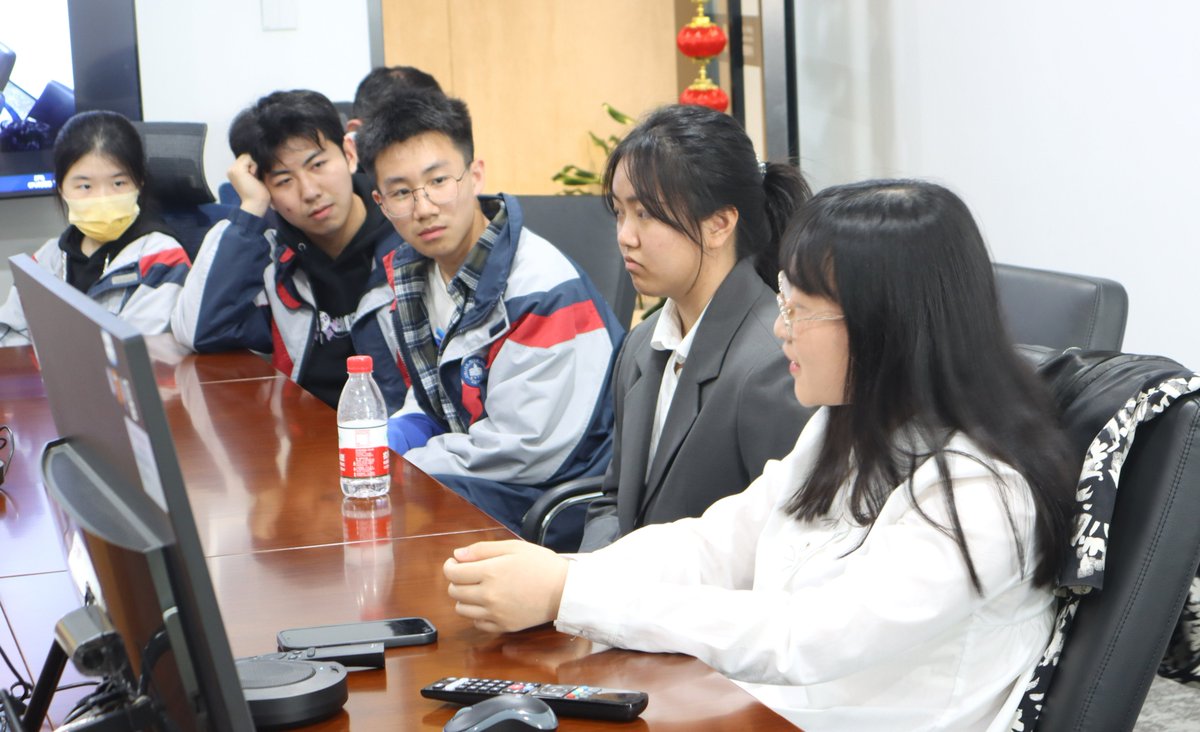 CUNJCnews's tweet photo. Applying to Cambridge: Admission Event for 2024 Undergraduate Study Held Successfully at CUNJC! The event has attracted more than 300 high school students, teachers, and parents to join in in-person or online. https://t.co/nmfCF9Q7mi