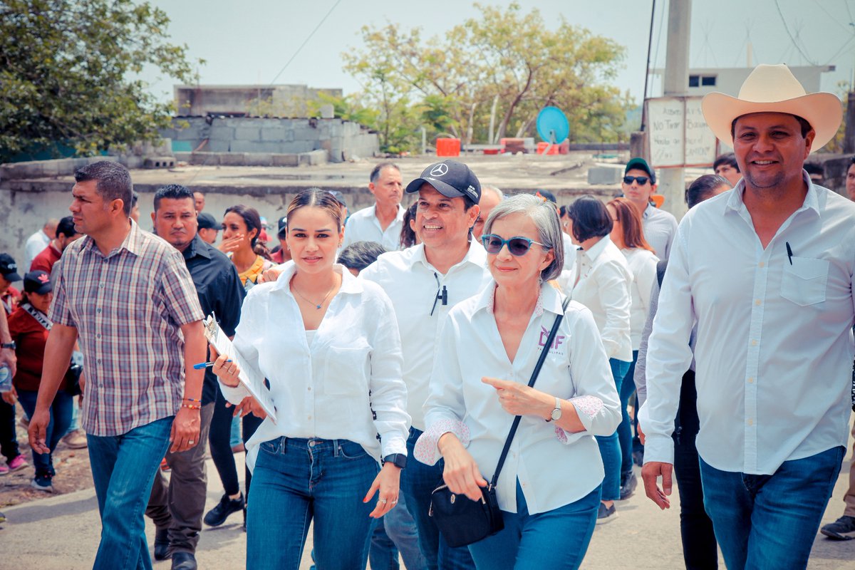 DIFVictoriaTam's tweet photo. En el DIF Victoria reafirmamos nuestro compromiso de servir a la ciudadanía de la mano con el DIF Tamaulipas y la Dra. María de Villarreal gracias al Programa “Lazos de Bienestar” 🙌🏻💜
#TeQuieroMás #TransformandoVictoria #DIFVictoria #CdVictoria https://t.co/ArZRLevXCr