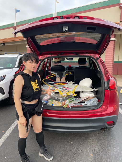 JUST SPENT THE BEST $15 OF MY LIFE AT THE ANTIQUE MALL https://t.co/dQVaMTzIxK