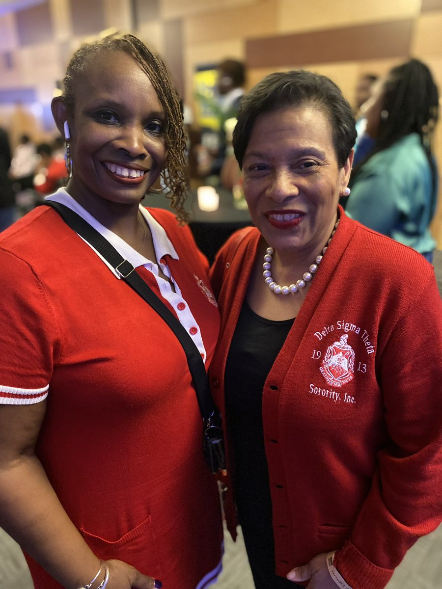 AATXDST's tweet photo. Arlington Alumnae, the DFW Area Chapters of DST, and the Divine 9 supports the RockTeen Foundation at the 2023 Swamp Wars Competition! #scholarships #AADST #DST1913 #SWRDST https://t.co/LXCKEy7thp