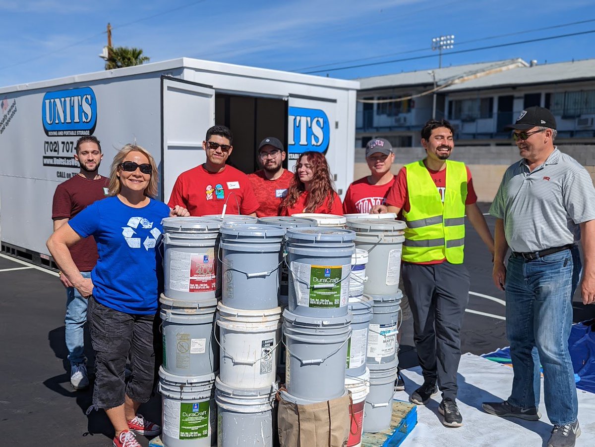 john_brislin's tweet photo. Fact: One gal of paint can contaminate 250k gal of water. Very proud to spend @EarthDay with my friend @kencottrell recycling with @unlv and @globalpaints 700gal, our local part of repurposing old paint for anything from local public art to rejuvenating Central African schools. https://t.co/aBiDDn72np