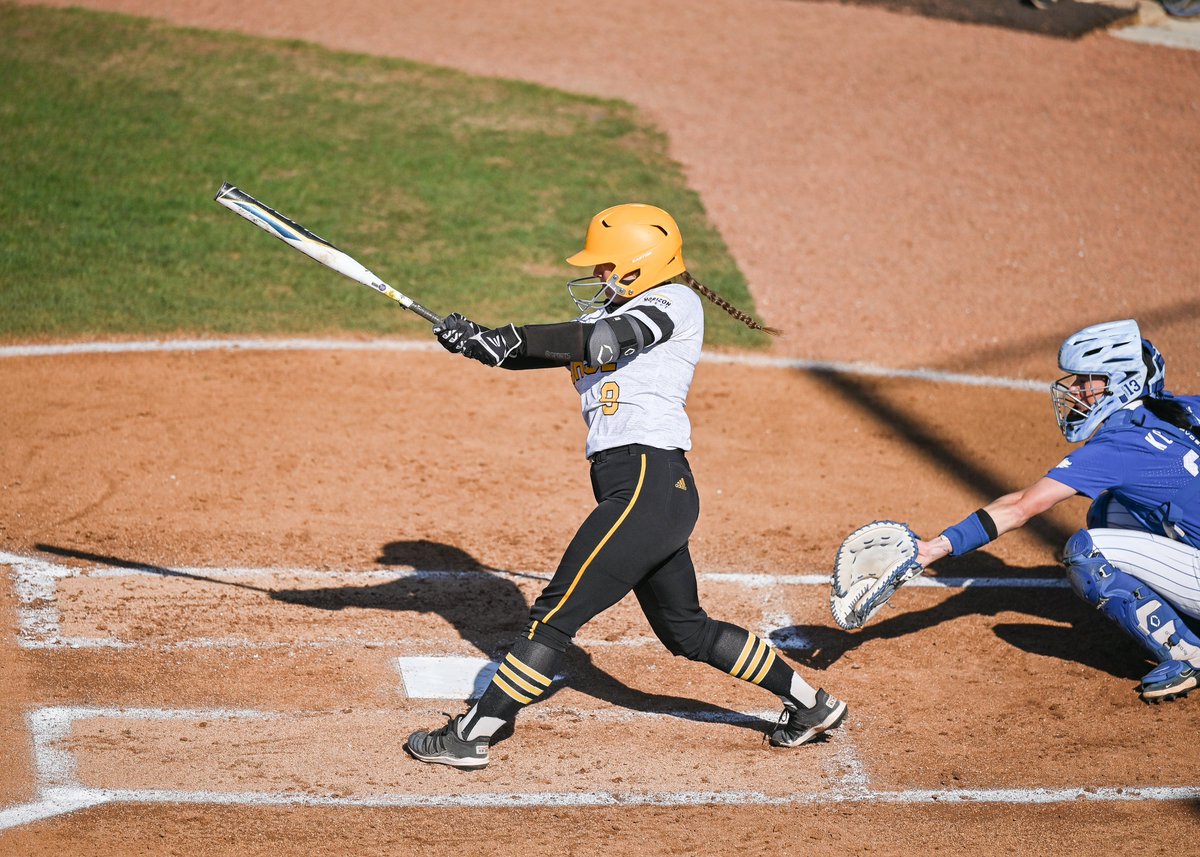 NKUNorseSB's tweet photo. ALL ABOUT 𝗧𝗛𝗢𝗦𝗘 𝗗𝗨𝗕𝗦 😤

NKU posts 𝗦𝗘𝗩𝗘𝗡𝗧𝗛 𝗦𝗧𝗥𝗔𝗜𝗚𝗛𝗧 @HorizonLeague win in sweep over PFW 🧹

It's the second straight HL series sweep as the Norse now have sole possession of third in the conference 👀

📰 - https://t.co/2DFDnSp8wD

@NKUNorse | #NorseUp https://t.co/64MyWOHHkm
