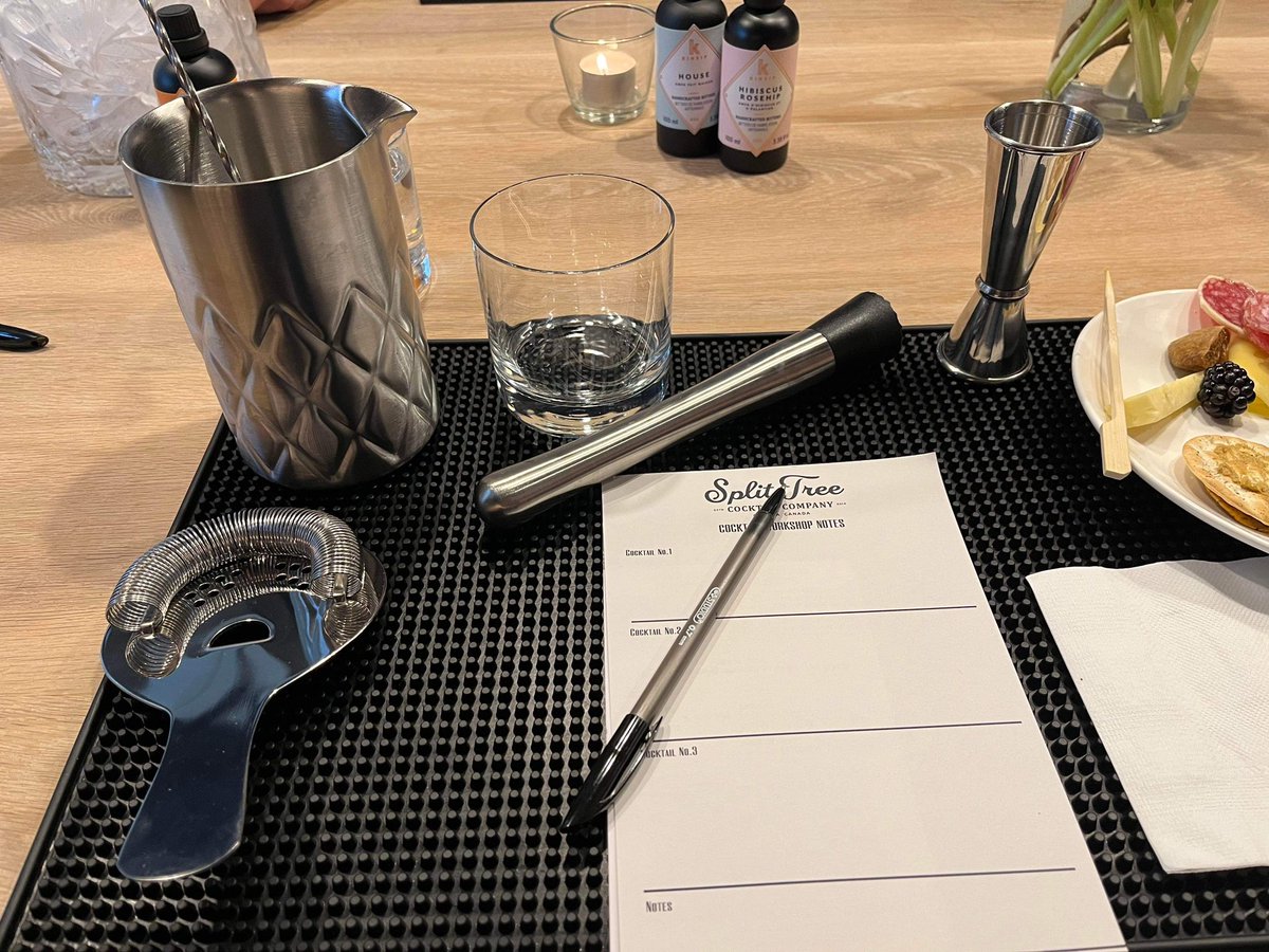 stephbell81's tweet image. Hubs and I tried something different tonight: a mixology class @SplitTreeMixers with spirits from @DrinkKinsip Tasty, and fun 😊 #GinFizz #MapleWhiskySour #RubySlipper