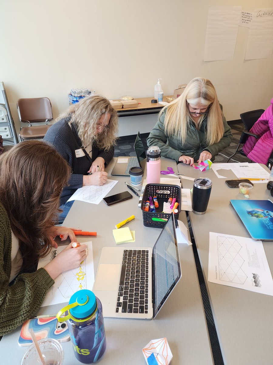 Di_R0's tweet image. While leading this MYP Arts Cat 2 workshop, we are thinking about #atlskills in #myparts by creating paper toys called "flextangles." So fun! Enjoying the exchange of learning with this amazing group of Minneapolis and St. Paul arts educators.
Tutorial:youtu.be/77J0AZtoVpQ