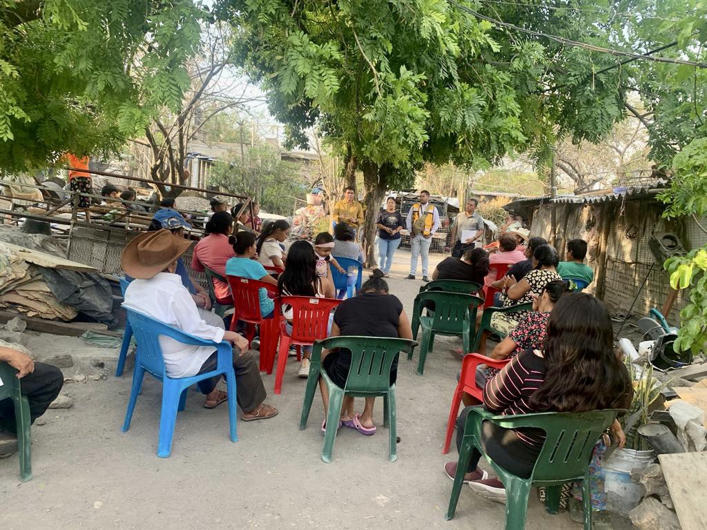 hectormjuarezg's tweet image. ¡Gracias a los habitantes de #Atlacholoaya por recibirnos! Hoy visitamos a los vecinos del Atlacholoaya donde los invitamos a que formen parte de esta nueva generación del #PRD Xochitepec, #reconectando con la ciudadanía. #unnuevoamanecer ☀️