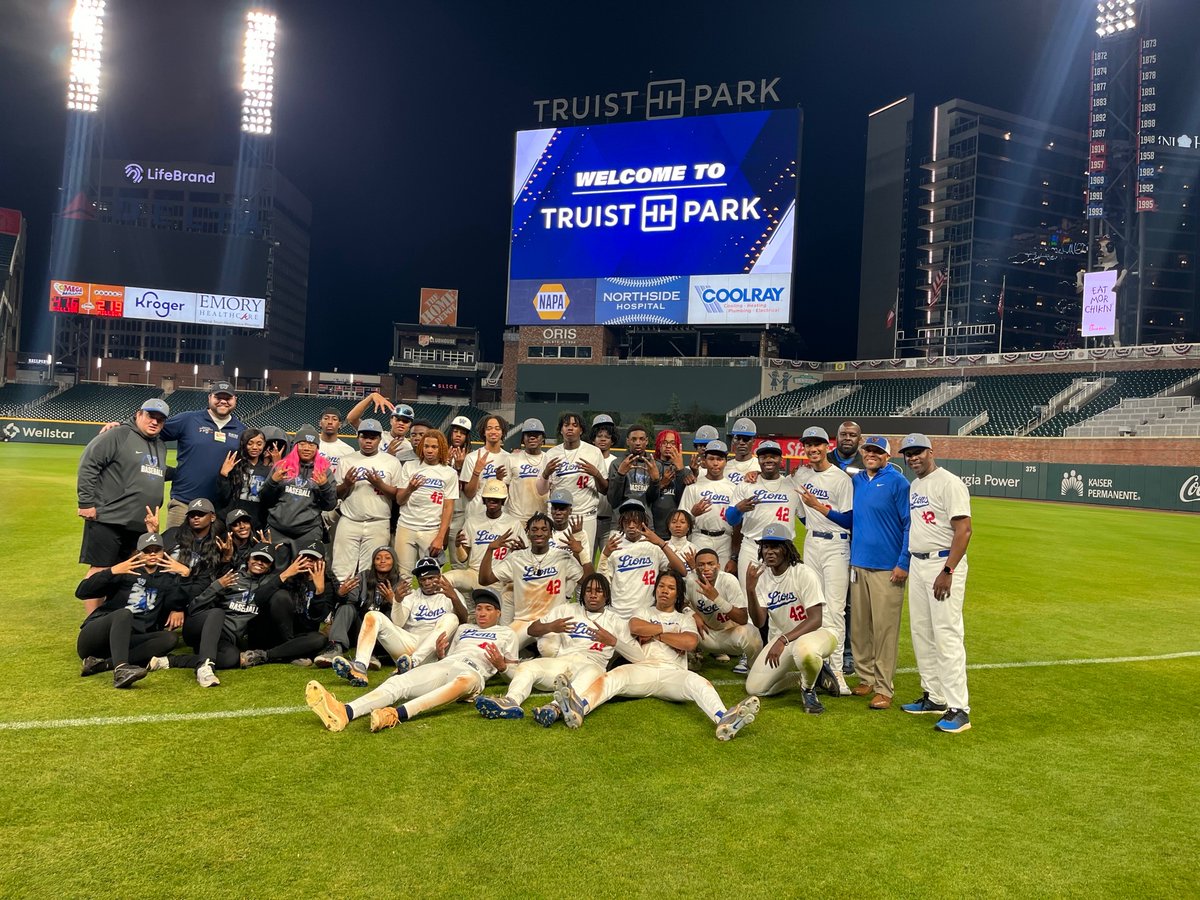 KelceyWhite5's tweet photo. Westlake Baseball Program ends the season yesterday. Proud of my players/staff. We continued the winning culture on/off the field while facing adversity. C/O 2023 🎓4 year run (Consecutive Region Titles trophies🏆21&amp;22) 68 wins, 7 baseball scholarship athletes 👏🏾
#lakeshowlegacy https://t.co/gw5188PUss