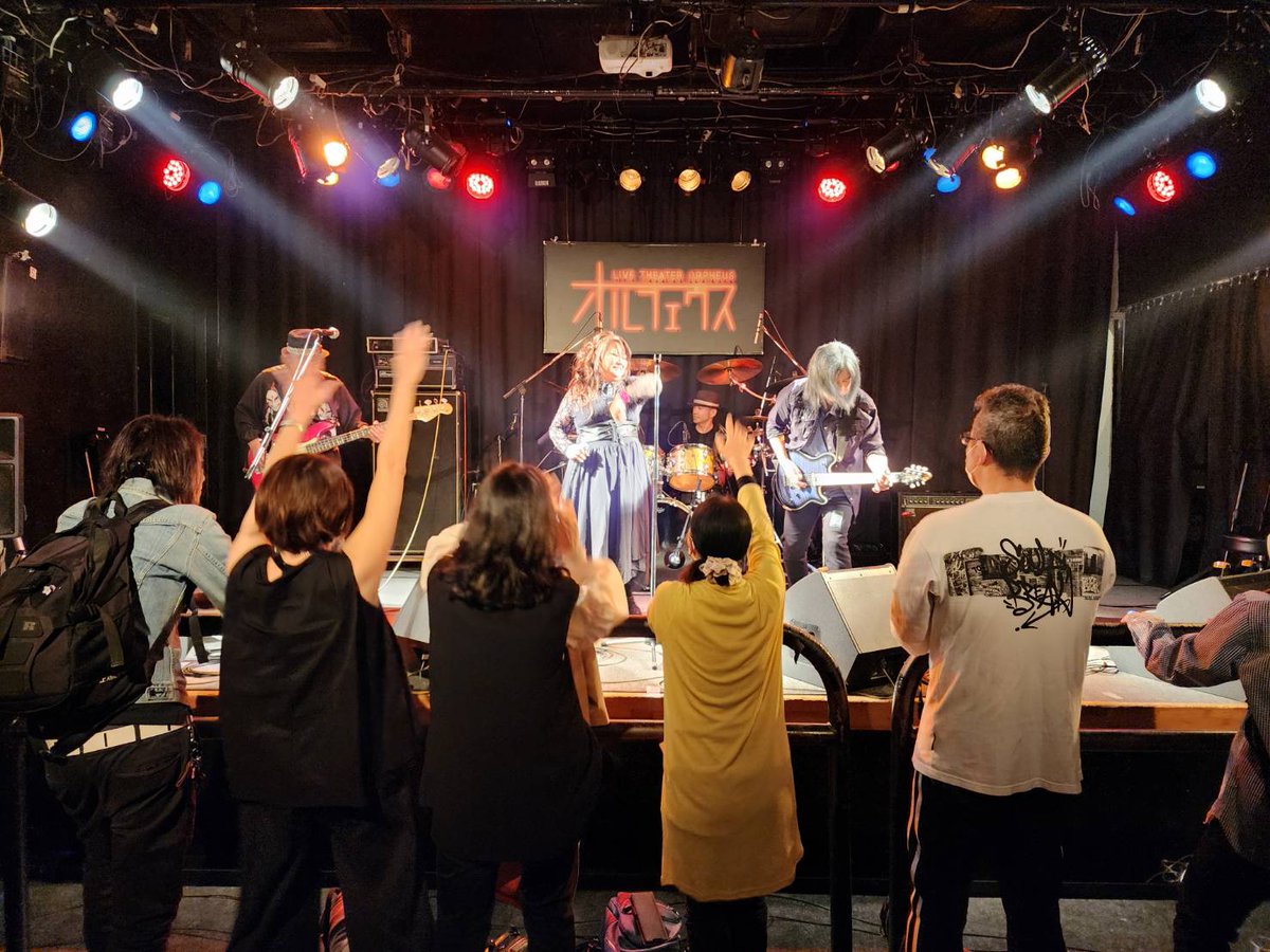 _StillRocks_'s tweet photo. 昨日はStill Rocks
小岩で演奏してきました。

ご来場頂いた方、
配信をご覧頂いた方、
投票頂いた方、
心より御礼申し上げます🤗

走り始めたばかりですので、
これから益々突っ走ります！
どうぞ応援よろしくお願いします✨

動画は改めて💦 https://t.co/jlfbrp8bHh