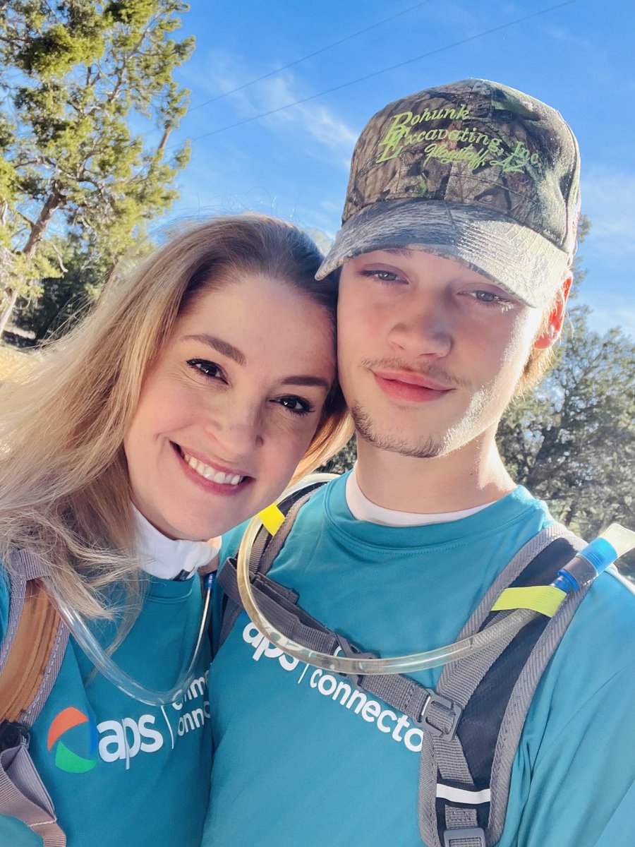 CamRobbPHX's tweet photo. What a great way to celebrate #earthday with my son and an amazing 52 person crew from ⁦@apsFYI⁩! Together we added 250 hours of service cleaning up trash and clearing out fire pits at the Grand Canyon! #iworkataps #volunteer https://t.co/xkpQymUDS7