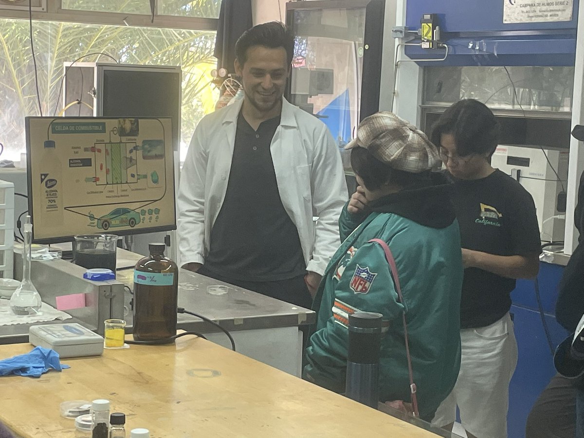 RomoHerrera_Lab's tweet photo. CasaAbierta 2023 (OpenHouse)
@CNyN_UNAM 

AG&amp;P
Assembly Graphene &amp; Plasmonics 

José Ruiz, Montse Gallegos and Carlos Belman. @RuizMarizcal @carlos_belman https://t.co/g8FYASCyub