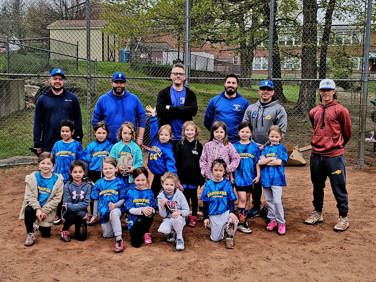 mcasey2323's tweet photo. #BRLOpeningDay #BBSA #BrookfieldCT @CTBabeRuthLgs @BabeRuthSB 
Brookfield BBSA Softball 🥎 opening day 5-6 year olds https://t.co/BBaSGETHUy