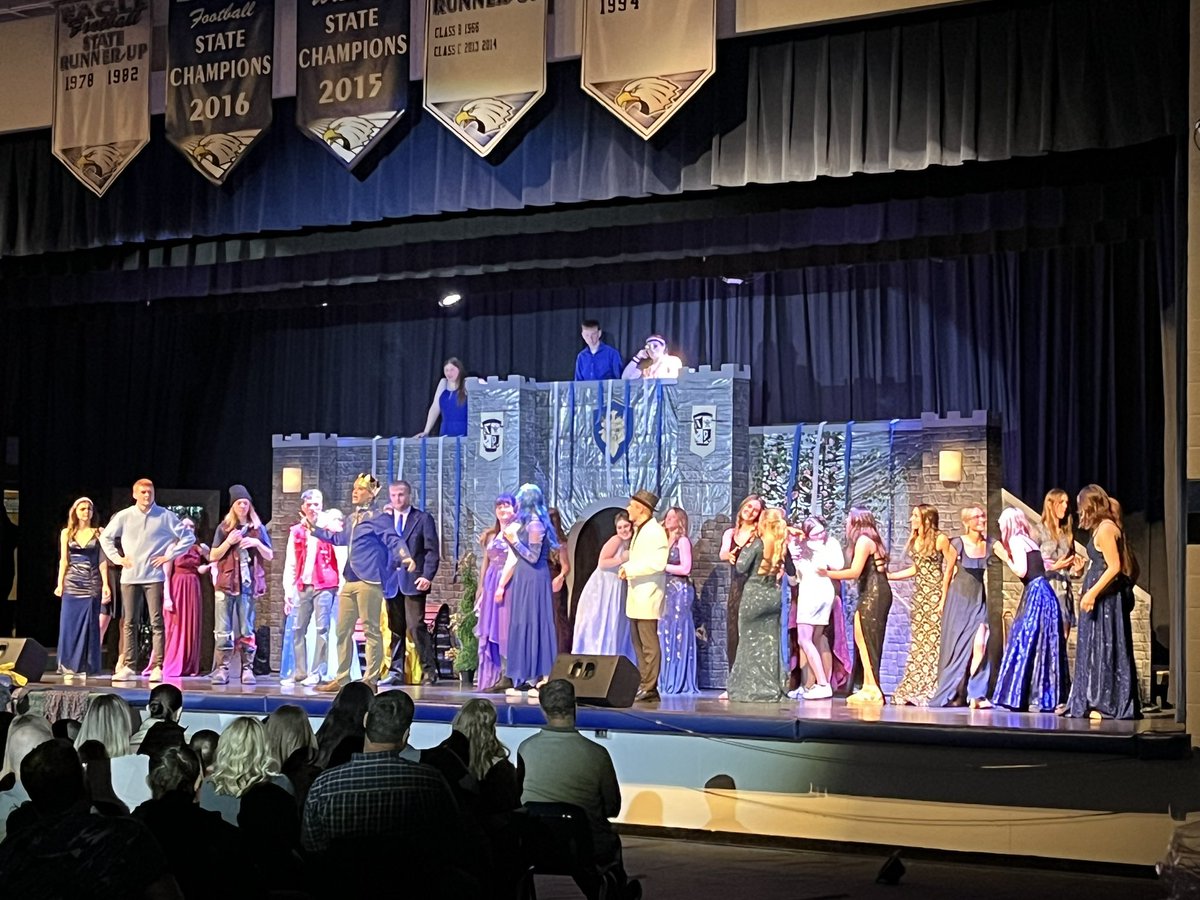 WillWragge's tweet photo. If you didn’t see the musical “Descendants” tonight make sure to check it out tomorrow at 2 pm! Great job cast, crew, and directors. #ONEILLWAY https://t.co/AvBnIujRgc