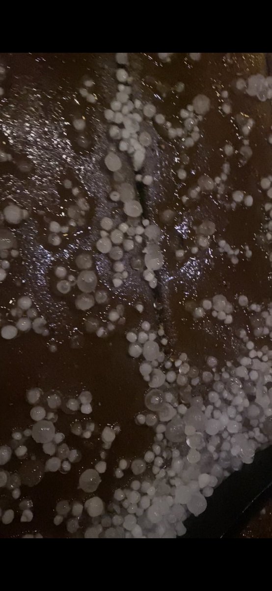 kthellm's tweet photo. Marble size hail in Prospect CT https://t.co/lZQd5XhSVf