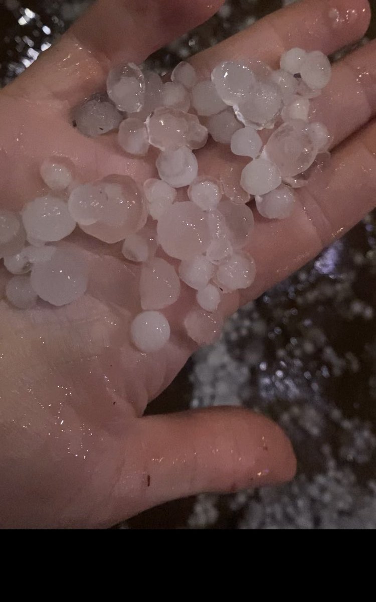 kthellm's tweet photo. Marble size hail in Prospect CT https://t.co/lZQd5XhSVf
