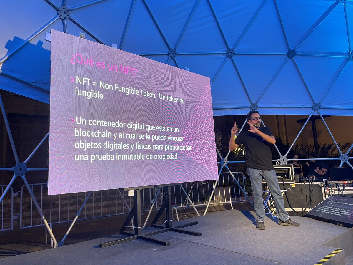 En la charla de <a href="/Sunqu22/">Sunqu</a> haciendo onboarding a más gente sobre NFTs y <a href="/M4T3RI4/">M4T3RI4</a>! #digitalfashion <a href="/QoriProject/">Q'ori Project</a>