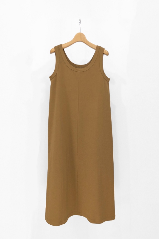 abc_1992's tweet photo. KIIT Woman's -restock-  
.
 ★COTTON RIB CUT&amp;SEWN DRESS

好評につき再入荷しました！

目面が綺麗に整い絶妙な光沢感のあるフライス素材を用いたカットソードレス。型崩れしにくい素材の特性を活かして、品の良い女性らしいラインが際立つシルエットに拘りました。
 . 
https://t.co/xV2ZLujOW0
. https://t.co/s1z7Mud3Gj