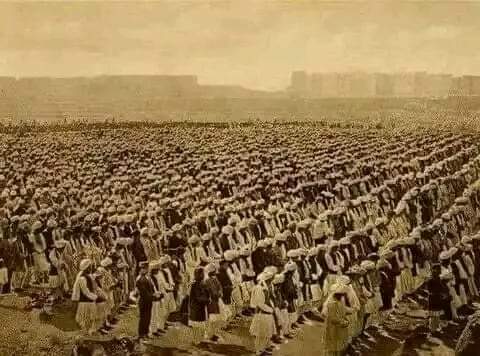 SamiAsim31300's tweet photo. دوه انځورونه پهٔ افغانستان کې:
لکه څنګه چې سل کاله وړاندې افغانيت، اسلامیت، او امنیت ؤو 
الحمدلله نن یې بیا څښتنان شوي يو. https://t.co/tr1uBTYRPK