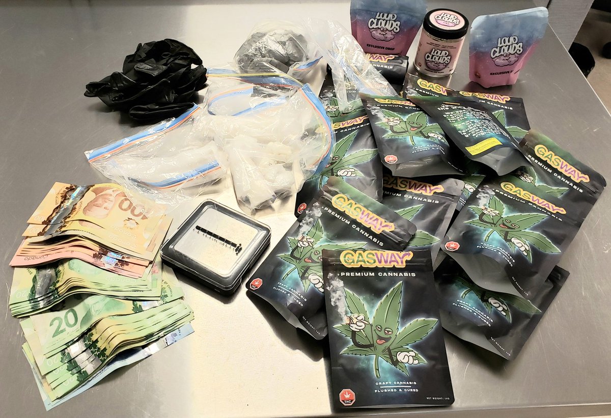 OPP_HSD's tweet photo. Vehicle stopped by #TorontoOPP at a #RIDECheck #Hwy401/Weston. Officers seized cannabis in the car which was readily available to the driver. Officers located suspected illicit cannabis, cocaine, crack, and $1,630 in cash. Driver charged with drug trafficking. #SafeCommunities https://t.co/6dzOyDLmky