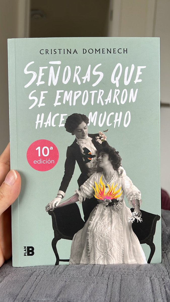 DeiniPP's tweet photo. POR FIN!!! @firecrackerx 
No me molesten, estoy ocupada leyendo sobre señoras que se empotraron hace mucho. https://t.co/oKW7YkaPbF