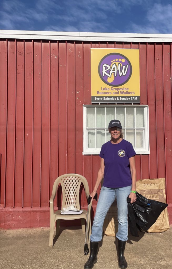 K2Runs's tweet photo. Before, during and after the Don’t mess with Texas Trash-off. I 💜 that @LakeGrapevineRW is committed to a cleaner, greener Grapevine. #trashtag #beautifytexas #Dontmesswithtexas #CleanYOURBlock #DoBeautifulThings #GoVolunteer https://t.co/Jqnk5JZzED