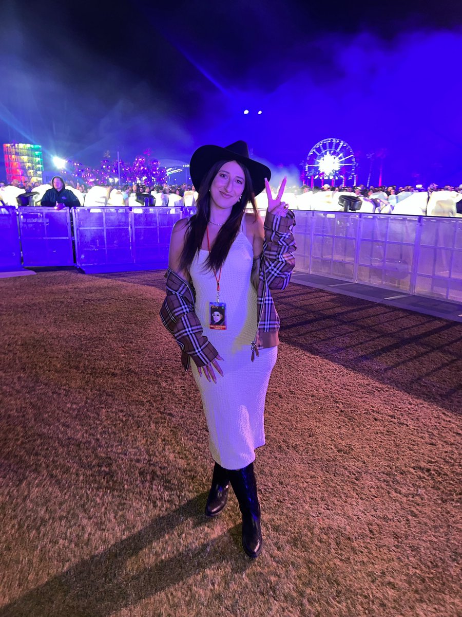 ekadut's tweet photo. Grupo Frontera (client) on the main fucking stage at Coachella with Bad Bunny 🥹🇲🇽❤️ https://t.co/lCmQeQWJKP